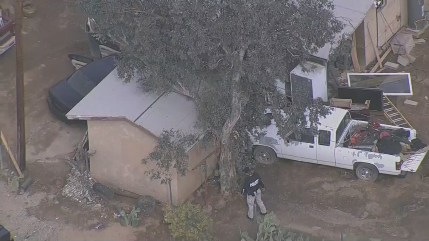 3 Houses Raided 10 People Arrested In El Mirage Drug Sweep 3tv Cbs 5