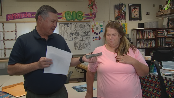 Parent Pays it Forward to Chandler Art Teacher - AZFamily