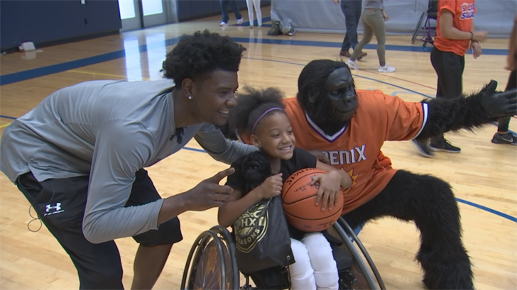 Jazmyne Weber got the surprise of a lifetime from Hope Kids and the Phoenix Suns. (Source: 3TV/CBS 5)