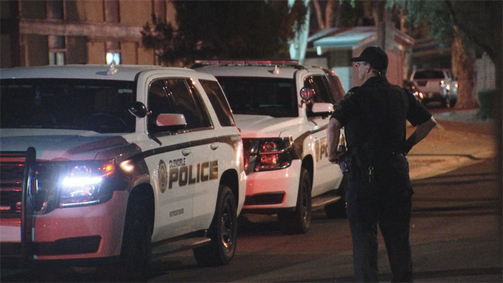 Glendale police were dispatched to a stabbing near 65th and Montebello avenues late Tuesday night. (Source: 3TV/CBS 5)